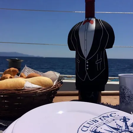 船上ホテル Boat&breakfast Giasen Iii